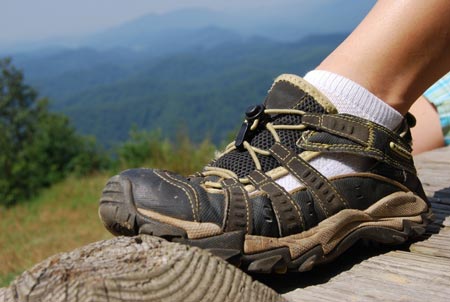 کفش ورزشی؛ انواع ،ویژگی ها - کلینیک تخصصی ارتوپدی فنی امید | کفش، صندل و کفی طبی | ارتز و پروتز